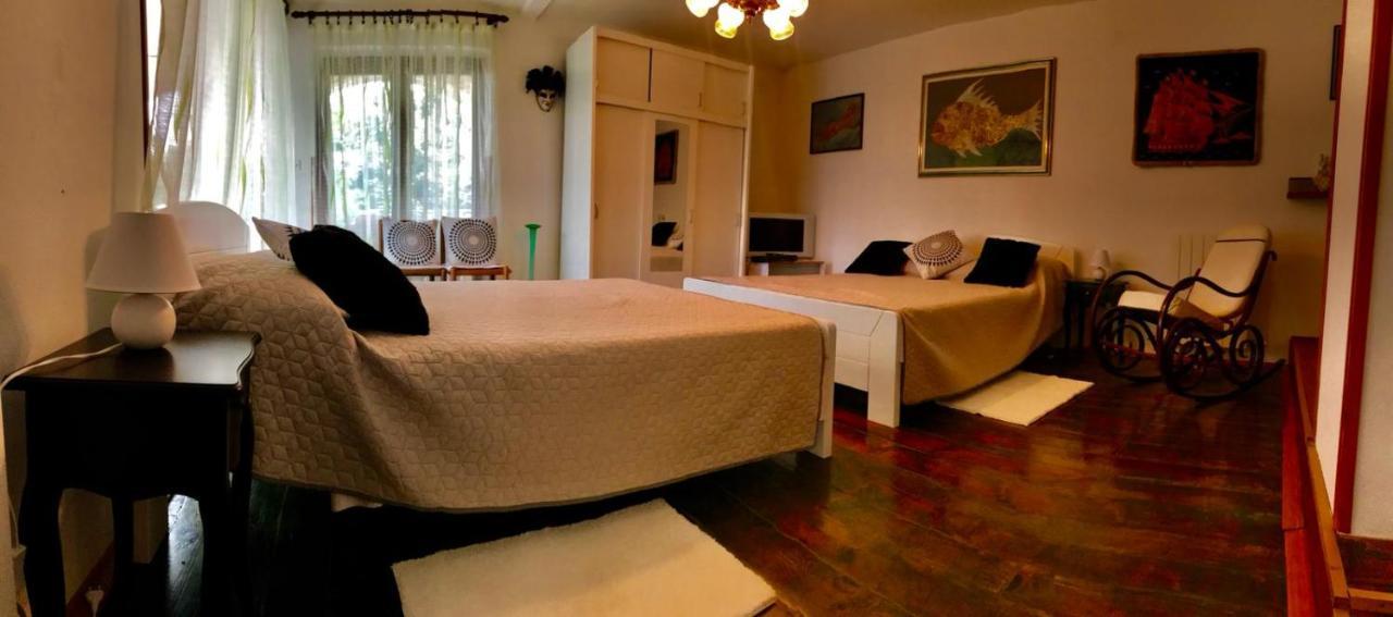 B. Ela Rooms Пореч Экстерьер фото